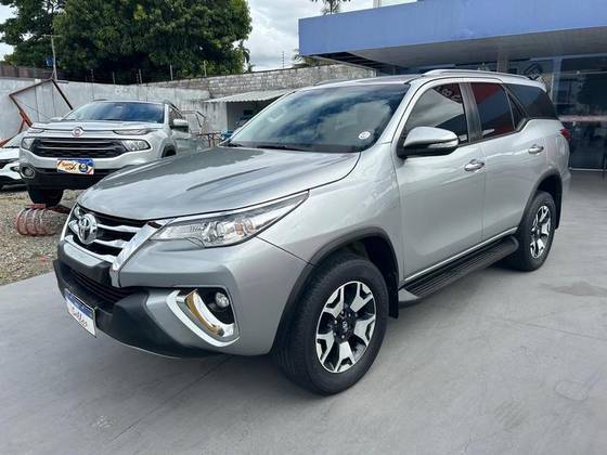 TOYOTA HILUX SW4 2.7 SR 4X2 16V FLEX 4P AUTOMÁTICO TOYOTA HILUX SW4 2.7 SR 4X2 16V FLEX 4P AUTOMÁTICO